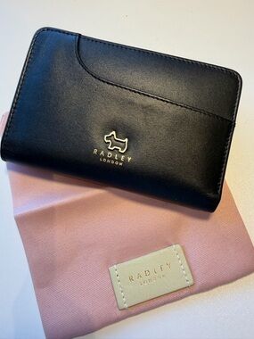 RADLEY LONDON Black Leather Wallet with Gold Dog Logo